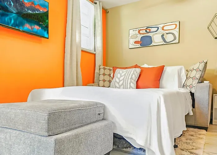 The Cozy Corner Suite* *Fast Wifi* *278 Mbps* *30 Min To Nyc